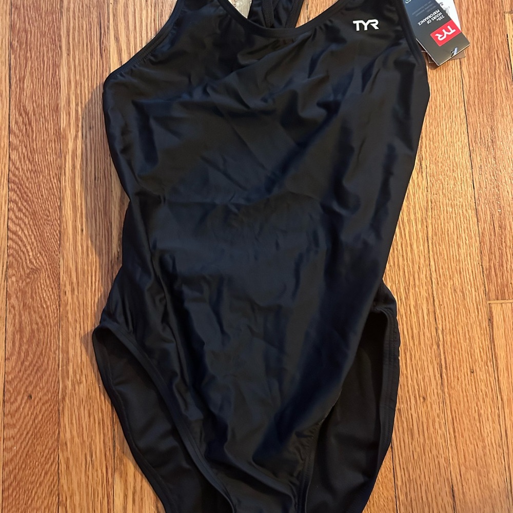 BNWT Solid Maxfit TYR training swimsuit